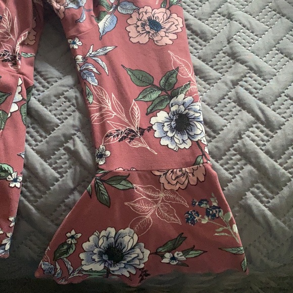 Beautiful top - Picture 4 of 4